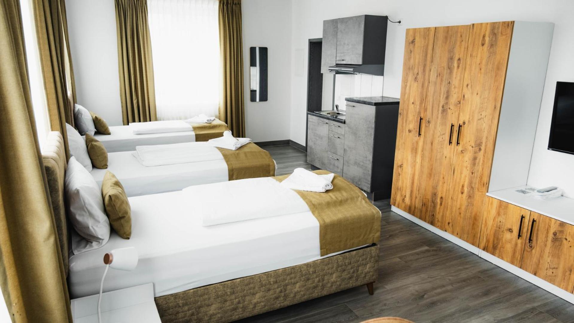 E&B Hotel Korb エクステリア 写真