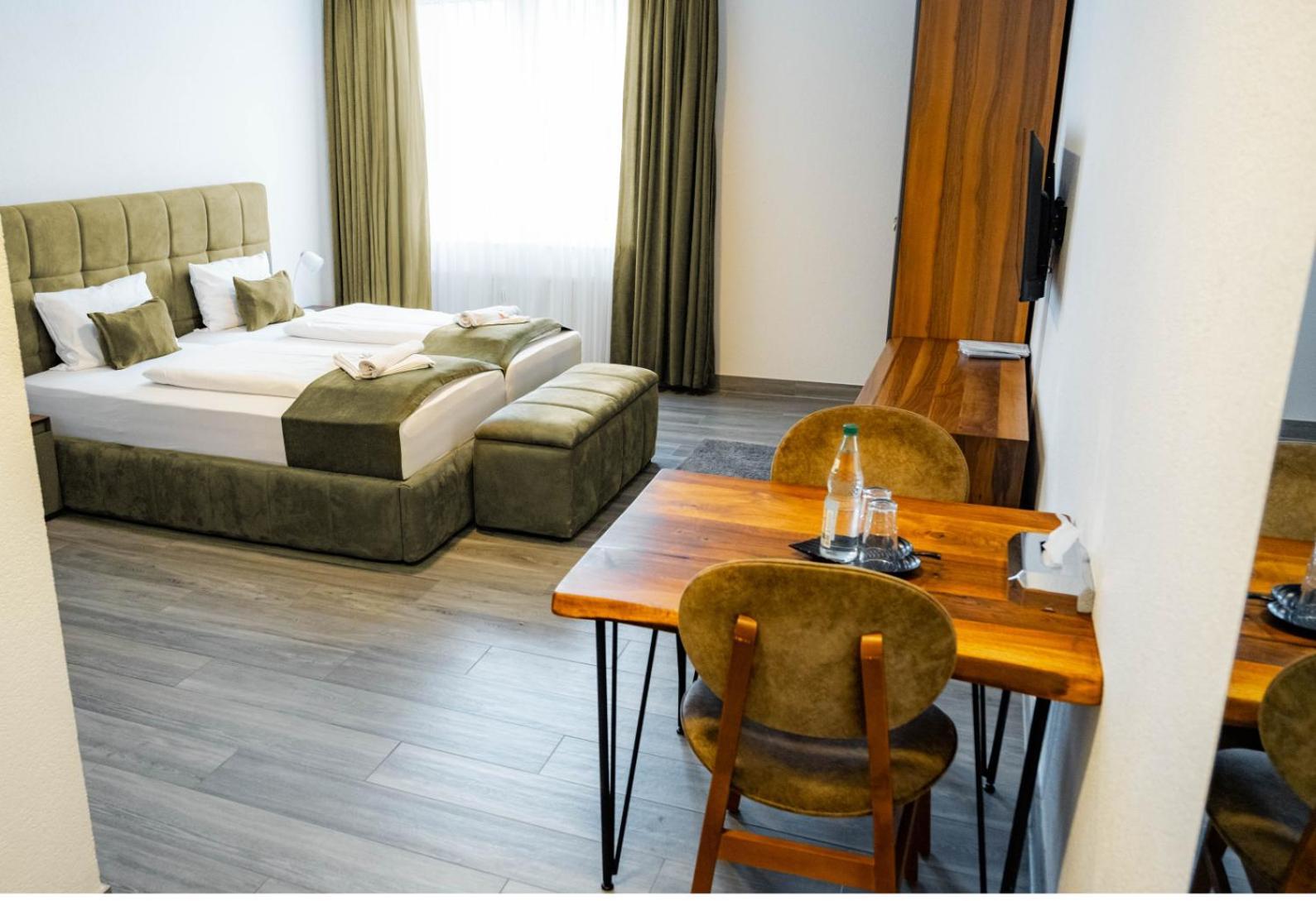 E&B Hotel Korb エクステリア 写真